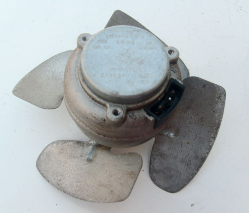 Whirlpool Condenser Fan Motor 2188534 (4387244) with Blade